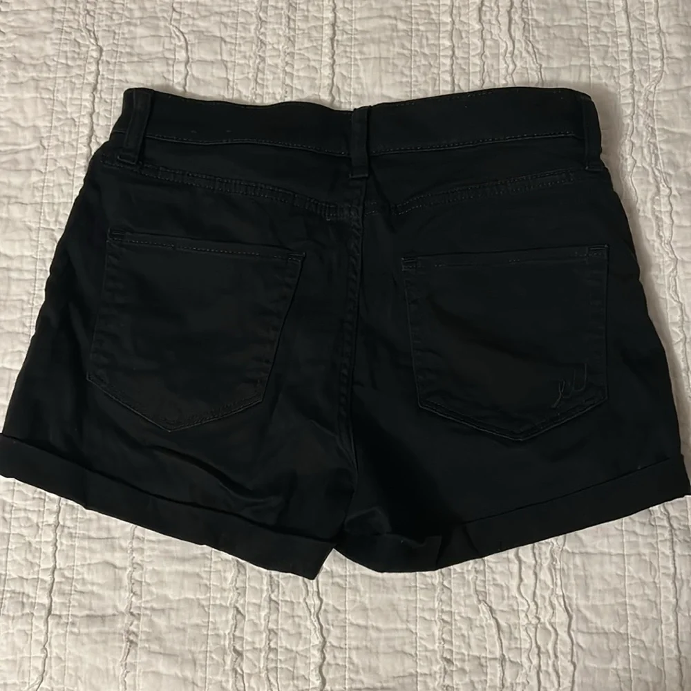 Express Women's Black Button-Up Shorts